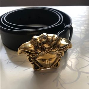 MEN’S VERSACE MEDUSA HEAD BELT